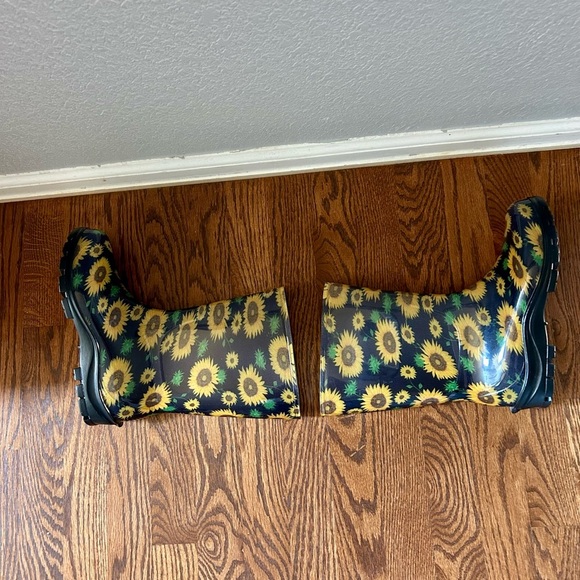 Rain/Garden Boots Water Proof Navy Yellow Fishermancore Sunflowers Size 37/6.5 - Picture 7 of 9